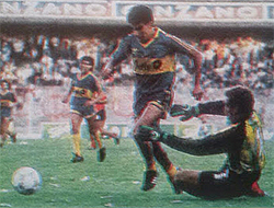 1988:  Boca le ganó a Independiente 2 a 0 
