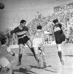 1955:  Boca empató con Ferro Carril Oeste 2 a 2 